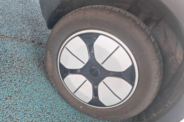 Used Geely Galaxy Geome 2025 310km Youth Edition Right Rear Wheel Hub