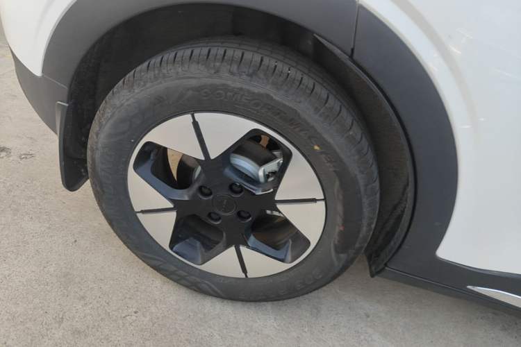 Used Geely Galaxy Geome 2025 UP 410km Exploration Edition Right Rear Wheel Hub