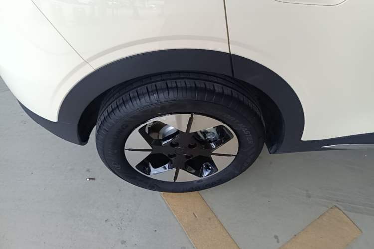 Used Geely Galaxy Geome 2025 UP 410km Exploration Edition Right Rear Wheel Hub