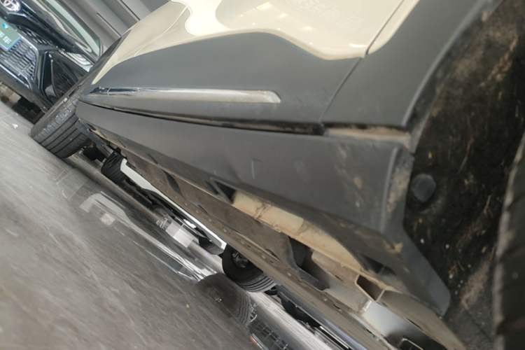 Used Geely Galaxy Geome 2025 UP 410km Exploration Edition Right Side Sill