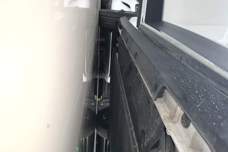 Used Geely Galaxy Geome 2025 UP 410km Exploration Edition Right Side Sill