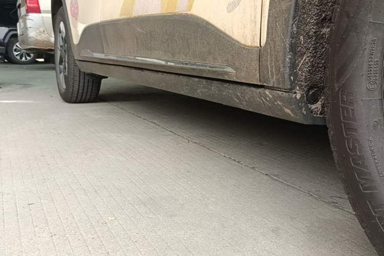 Used Geely Galaxy Geome 2025 310km Dream Edition Right Side Sill