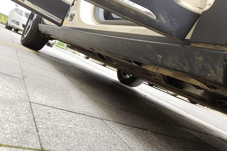 Used Geely Galaxy Geome 2025 UP 410km Exploration+ Edition Right Side Sill