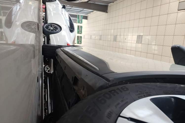 Used Geely Galaxy Geome 2025 UP 410km Exploration Edition Right Side Sill