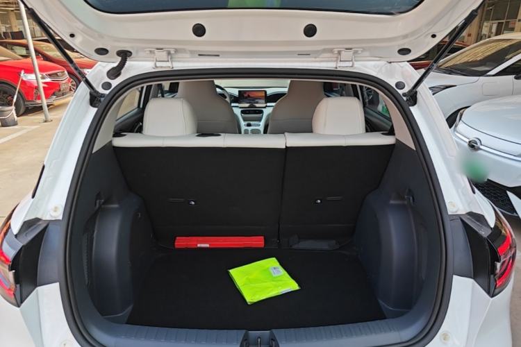 Used Geely Galaxy Geome 2025 310km Youth Edition Trunk