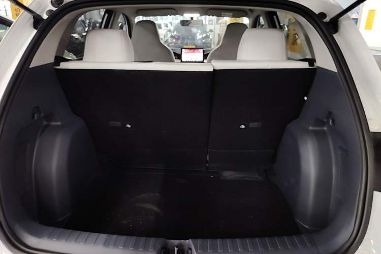 Used Geely Galaxy Geome 2025 310km Youth Edition Trunk