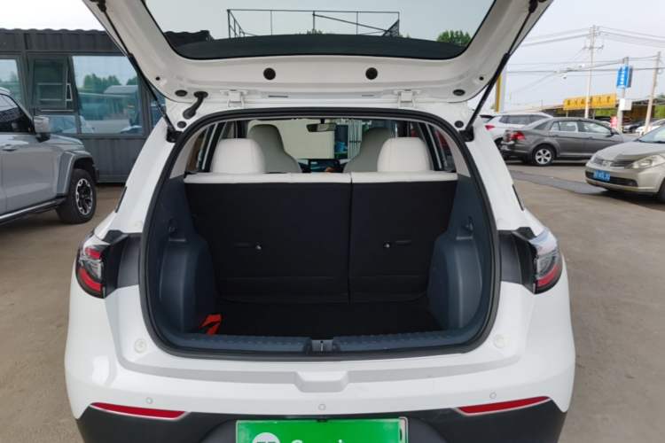 Used Geely Galaxy Geome 2025 310km Youth Edition Trunk