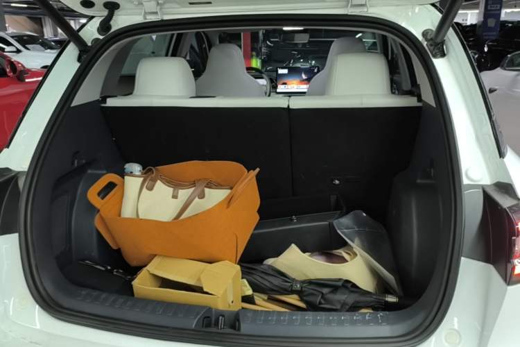 Used Geely Galaxy Geome 2025 UP 410km Exploration+ Edition Trunk