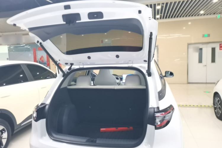 Used Geely Galaxy Geome 2025 UP 410km Exploration Edition Trunk