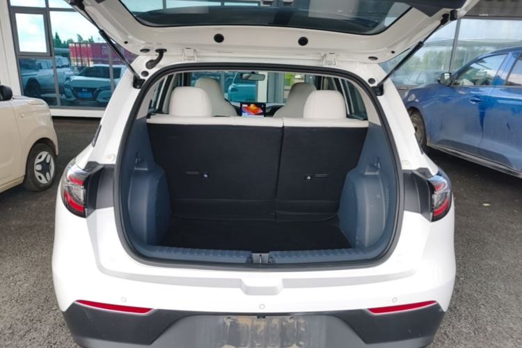 Used Geely Galaxy Geome 2025 310km Youth Edition Trunk
