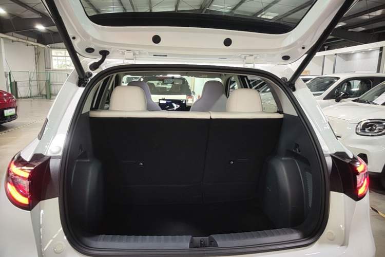 Used Geely Galaxy Geome 2025 310km Dream Edition Trunk