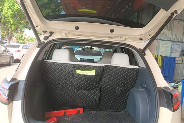 Used Geely Galaxy Geome 2025 UP 410km Exploration Edition Trunk