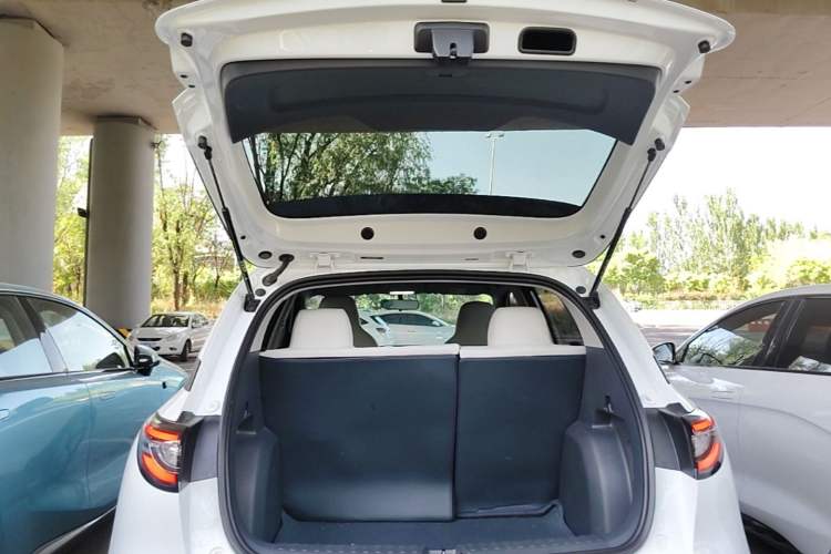 Used Geely Galaxy Geome 2025 310km Youth Edition Trunk