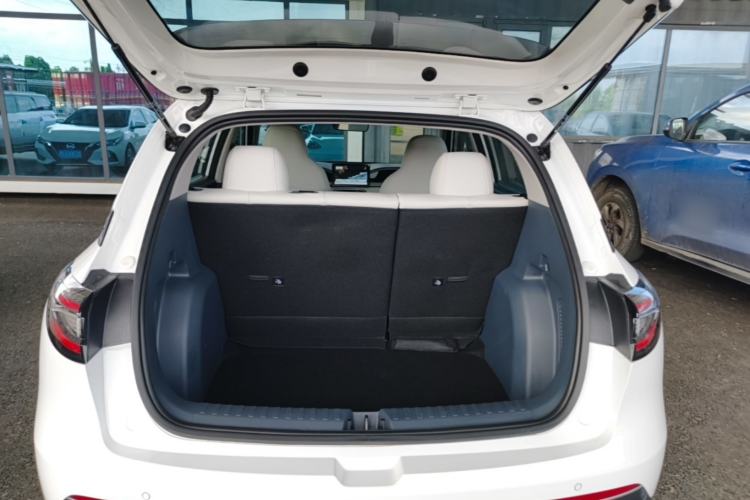 Used Geely Galaxy Geome 2025 310km Youth Edition Trunk