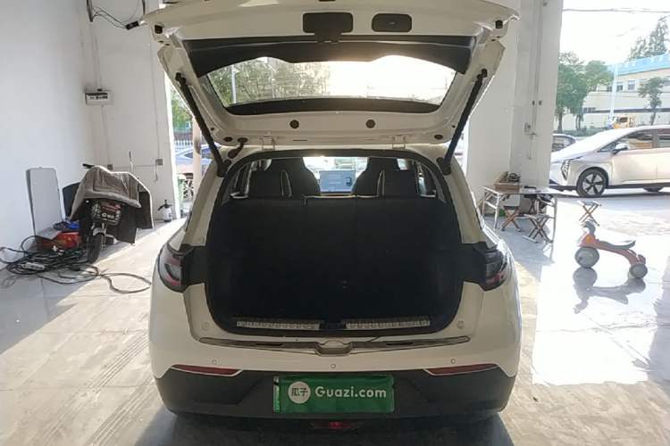 Used Geely Galaxy Geome 2025 UP 410km Exploration Edition Trunk