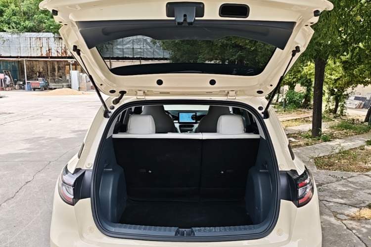 Used Geely Galaxy Geome 2025 310km Youth Edition Trunk