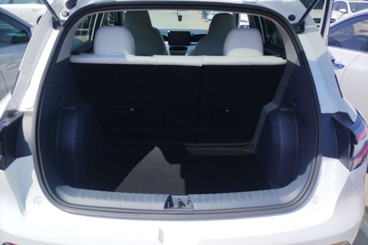 Used Geely Galaxy Geome 2025 310km Youth Edition Trunk