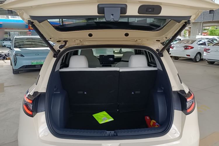 Used Geely Galaxy Geome 2025 UP 410km Exploration Edition Trunk