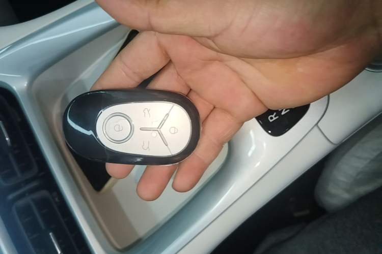 Used Geely Galaxy Geome 2025 410 km Free Version Vehicle Key