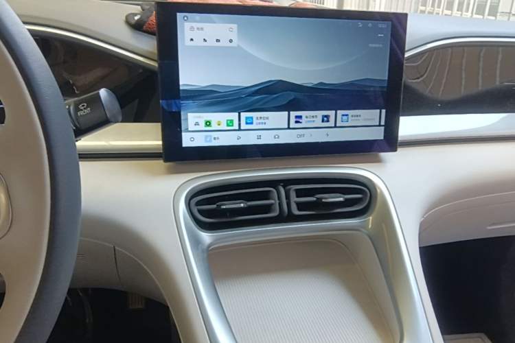 Used Geely Galaxy Geome 2025 310km Youth Edition Audio And AC Panel