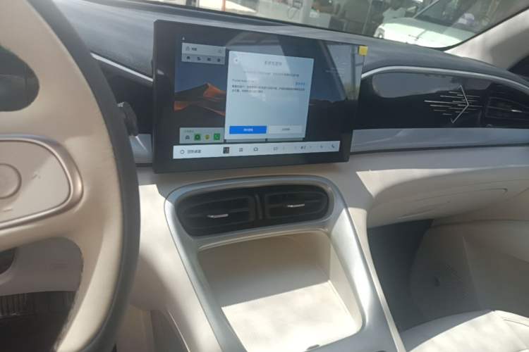 Used Geely Galaxy Geome 2025 410 km Free Version Audio And AC Panel