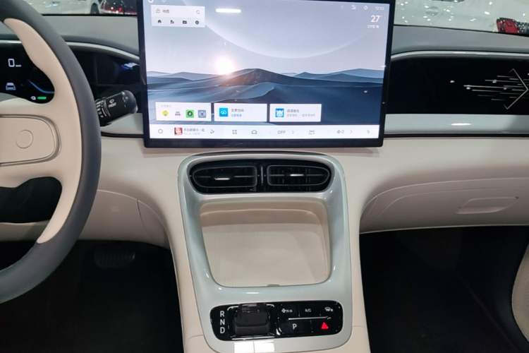 Used Geely Galaxy Geome 2025 UP 410km Exploration Edition Audio And AC Panel