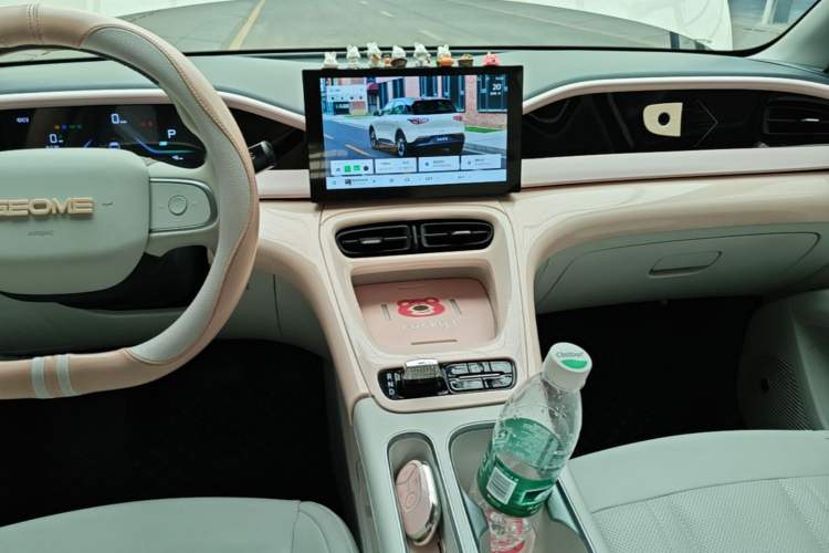 Used Geely Galaxy Geome 2025 310km Youth Edition Audio And AC Panel