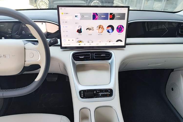 Used Geely Galaxy Geome 2025 310km Dream Edition Audio And AC Panel