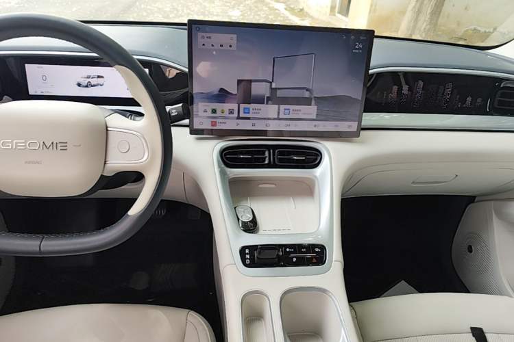 Used Geely Galaxy Geome 2025 UP 410km Exploration+ Edition Audio And AC Panel