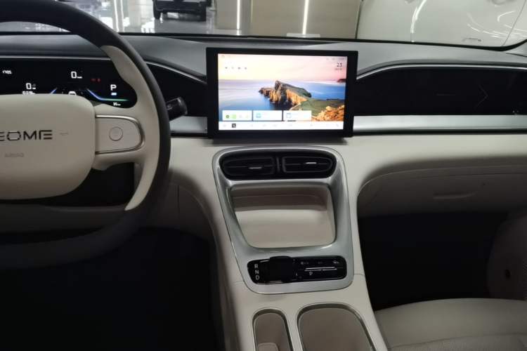 Used Geely Galaxy Geome 2025 310km Youth Edition Audio And AC Panel