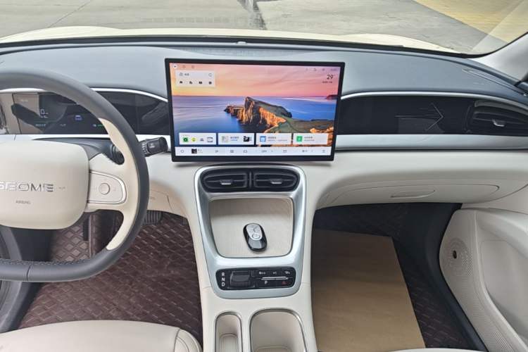 Used Geely Galaxy Geome 2025 310km Dream Edition Audio And AC Panel