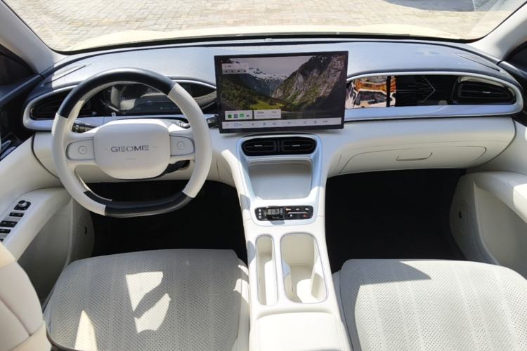 Used Geely Galaxy Geome 2025 UP 410km Exploration Edition Center Console