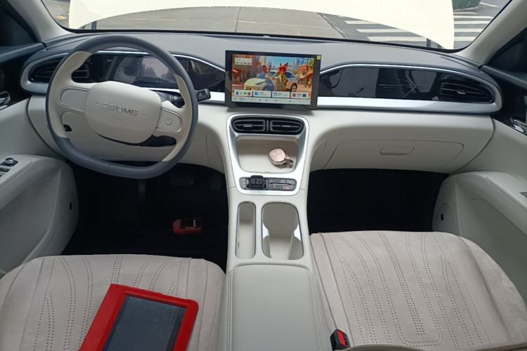 Used Geely Galaxy Geome 2025 310km Youth Edition Center Console
