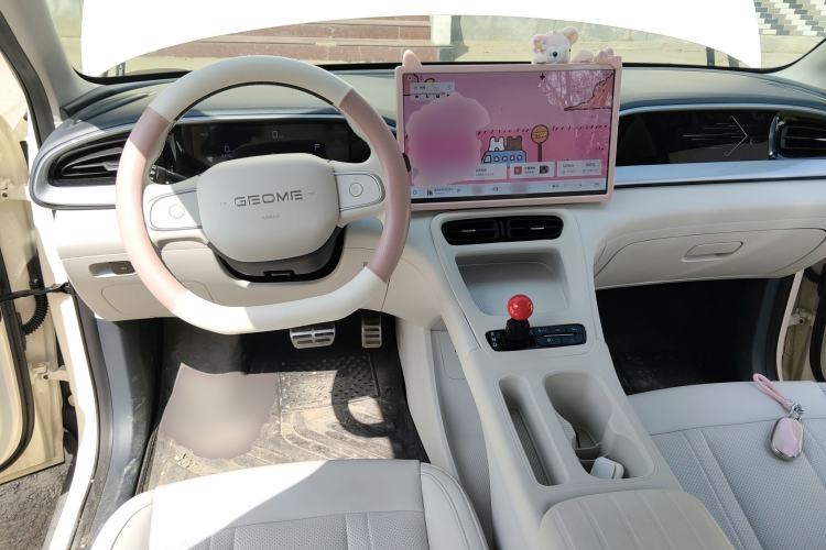 Used Geely Galaxy Geome 2025 410 km Free Version Center Console