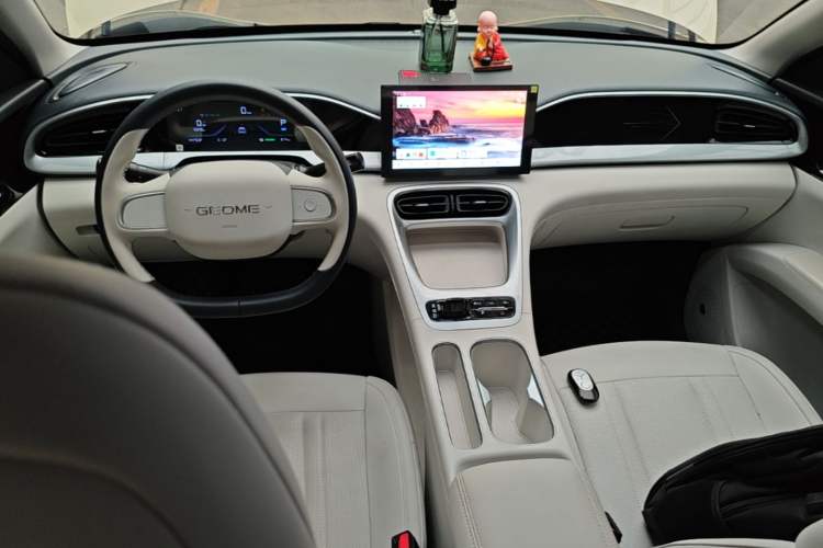 Used Geely Galaxy Geome 2025 310km Youth Edition Center Console