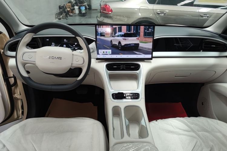 Used Geely Galaxy Geome 2025 UP 410km Exploration Edition Center Console