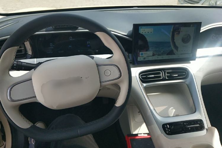 Used Geely Galaxy Geome 2025 310km Youth Edition Center Console