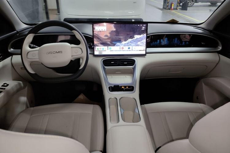Used Geely Galaxy Geome 2025 UP 410km Exploration+ Edition Center Console