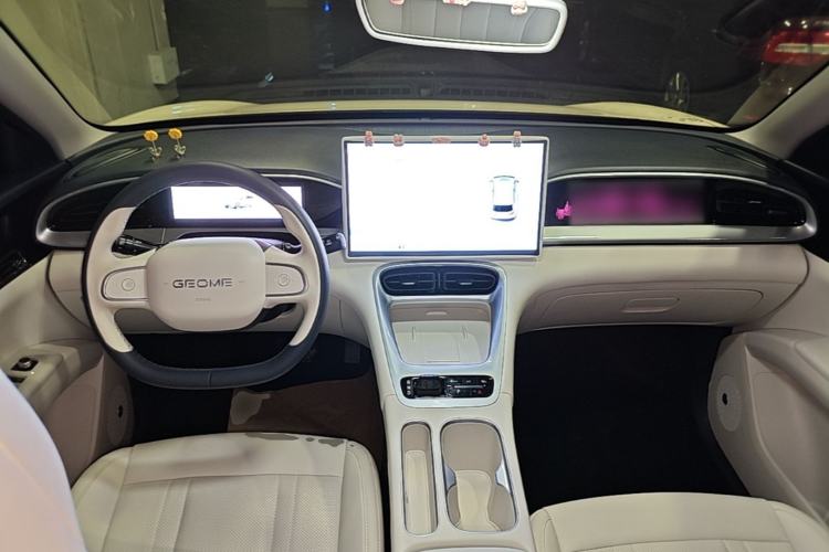 Used Geely Galaxy Geome 2025 UP 410km Exploration+ Edition Center Console