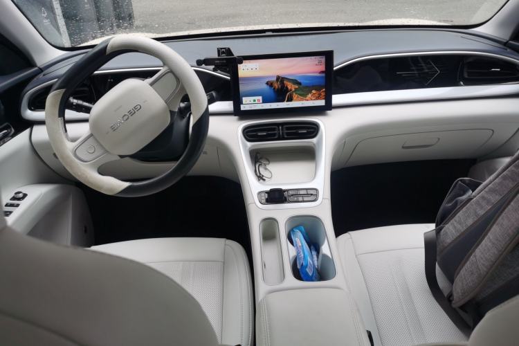 Used Geely Galaxy Geome 2025 310km Youth Edition Center Console
