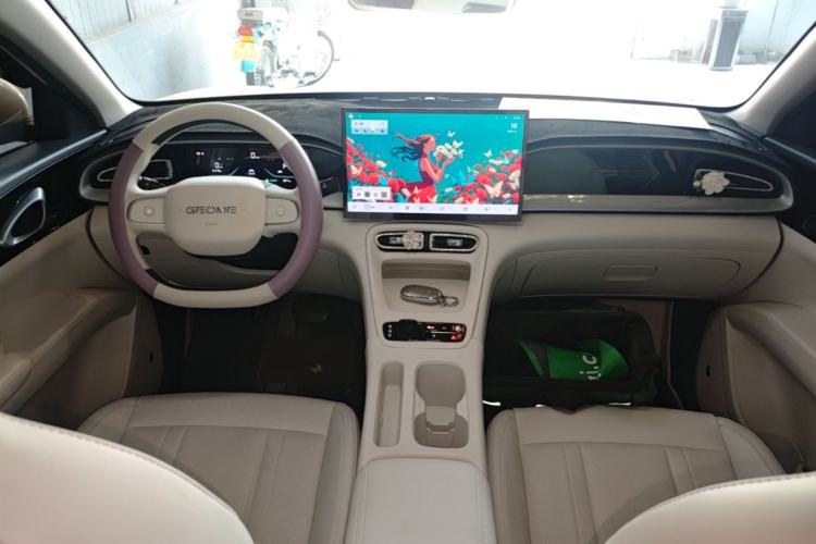 Used Geely Galaxy Geome 2025 UP 410km Exploration Edition Center Console