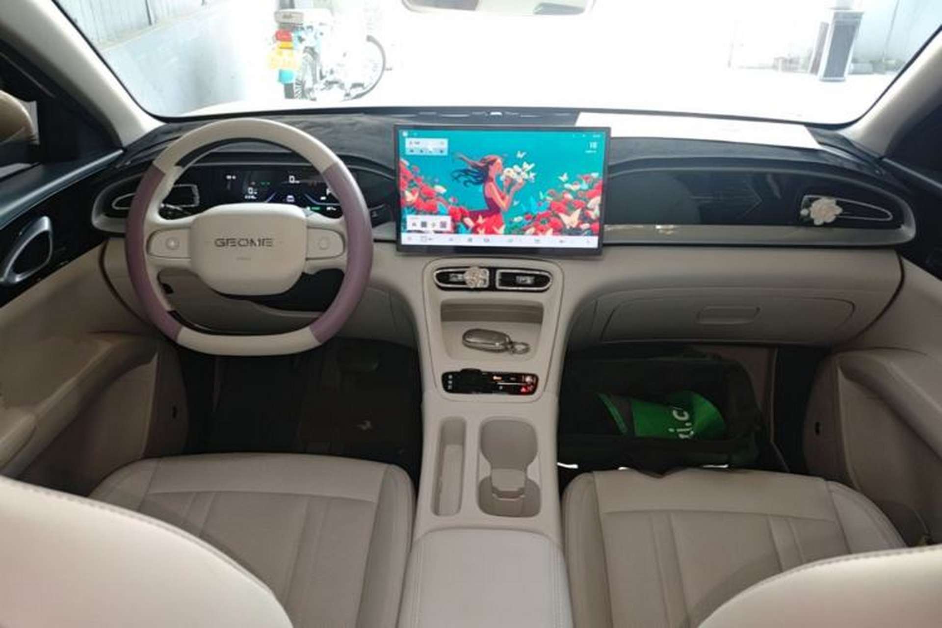 Used Geely Galaxy Geome 2025 UP 410km Exploration Edition Center Console