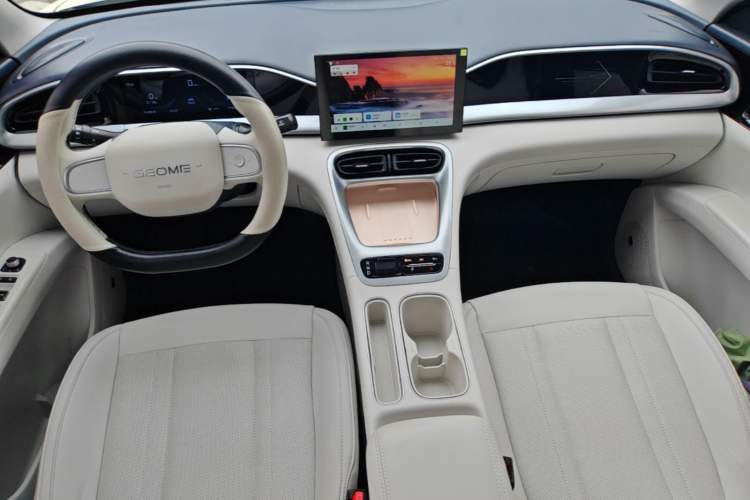Used Geely Galaxy Geome 2025 310km Youth Edition Center Console