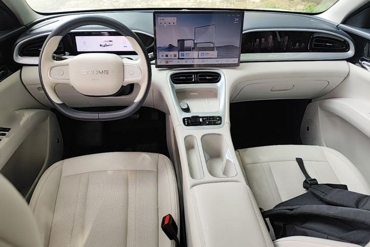 Used Geely Galaxy Geome 2025 UP 410km Exploration+ Edition Center Console