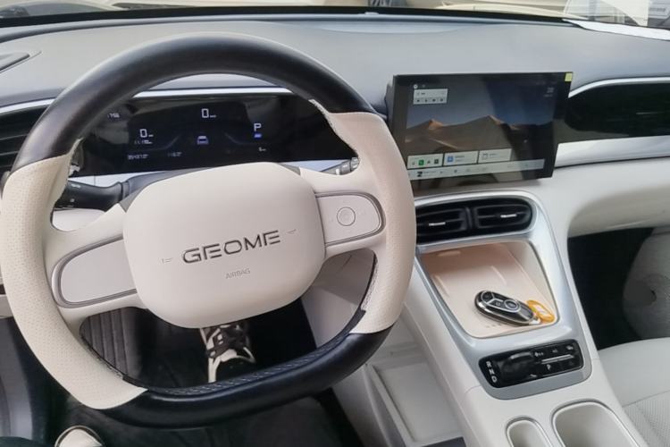 Used Geely Galaxy Geome 2025 310km Youth Edition Center Console