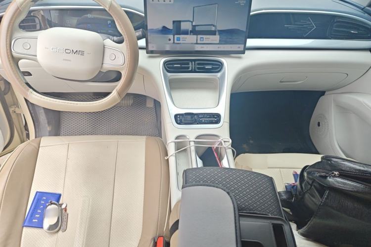 Used Geely Galaxy Geome 2025 UP 410km Exploration Edition Center Console