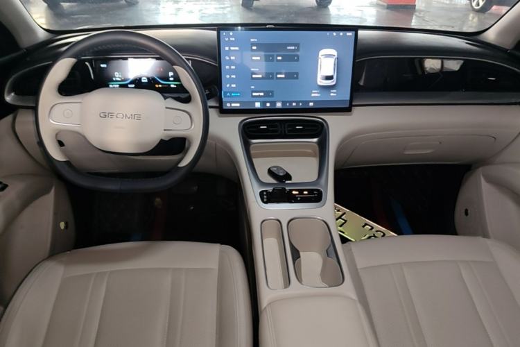 Used Geely Galaxy Geome 2025 UP 410km Exploration+ Edition Center Console