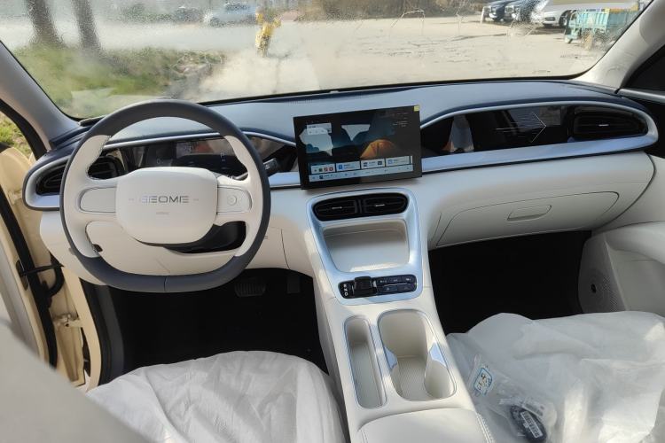 Used Geely Galaxy Geome 2025 410 km Free Version Center Console