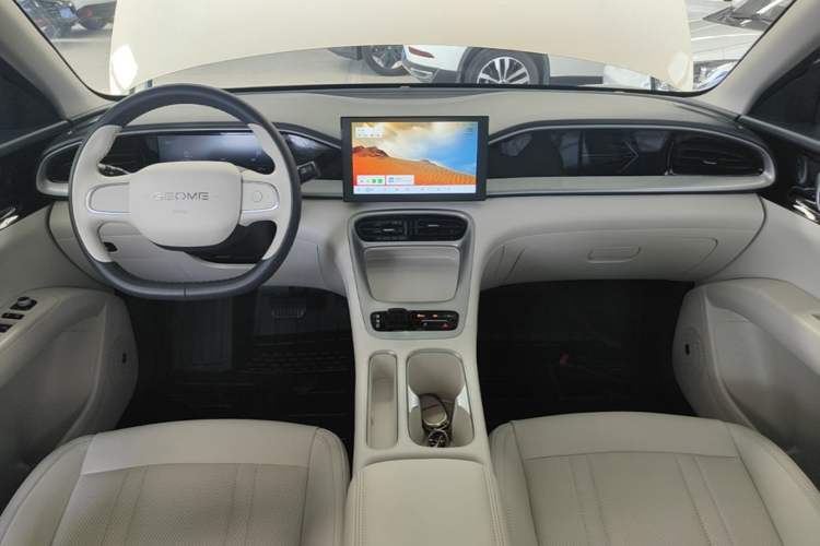 Used Geely Galaxy Geome 2025 310km Youth Edition Center Console