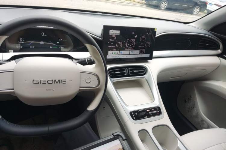 Used Geely Galaxy Geome 2025 310km Youth Edition Center Console